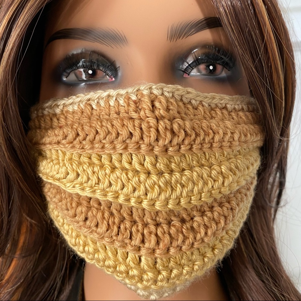 Hand-knitted Face Mask - Picture 10 of 10